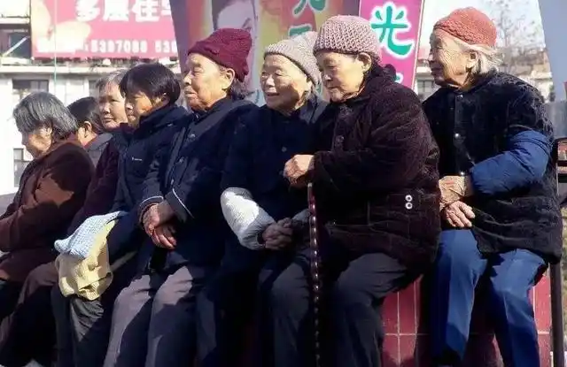 李小龙的国际影响与文化交流_李小龙对中华文化的传播_李小龙在国际的影响有多大