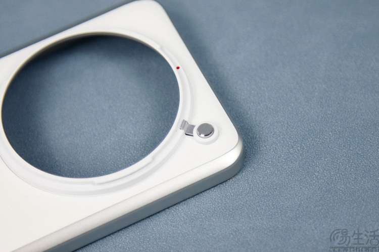 小米14 Ultra评测：既专业也好用，影像旗舰里程碑