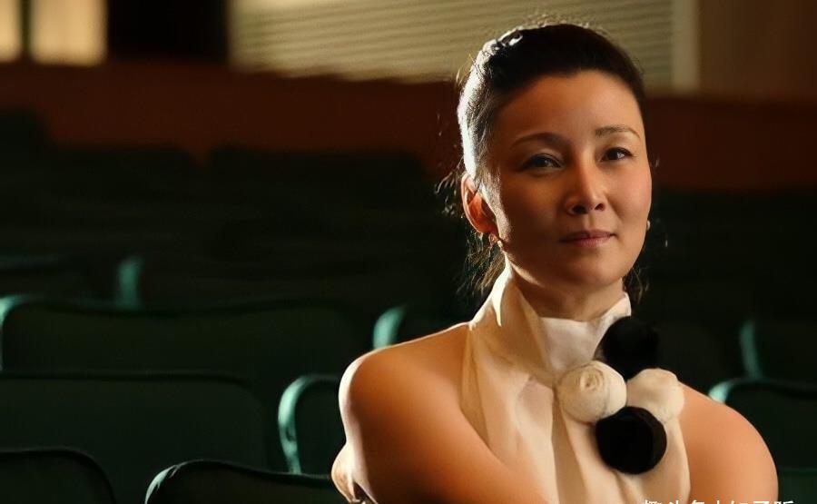 朱茵演技巅峰时刻_朱茵的经典反派角色分析_朱茵演技