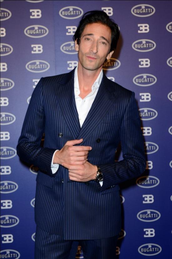 布加迪融合美学与工程设计的典范_布加迪融合美学与工程设计的典范_布加迪融合美学与工程设计的典范