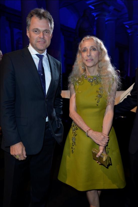 布加迪融合美学与工程设计的典范_布加迪融合美学与工程设计的典范_布加迪融合美学与工程设计的典范