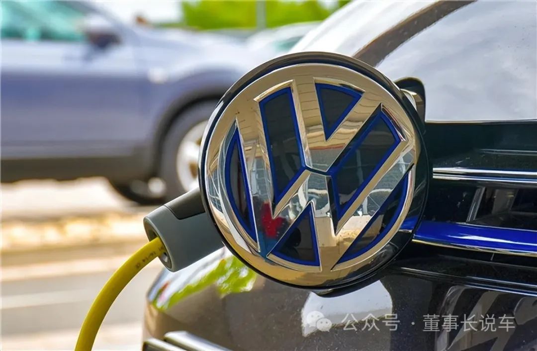 北京燃油车牌换新能源_新能源汽车销量与燃油车的反转故事_汽车燃油补贴新政策汽车