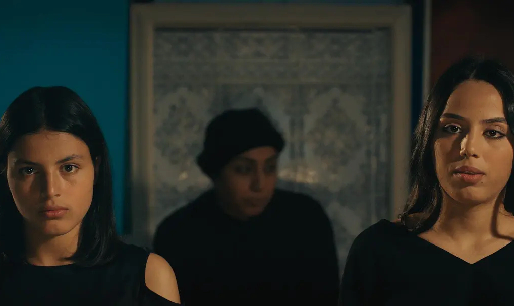 电影冲突对叙事的影响_电影中的文化冲突_四大电影中的文化冲突与对话