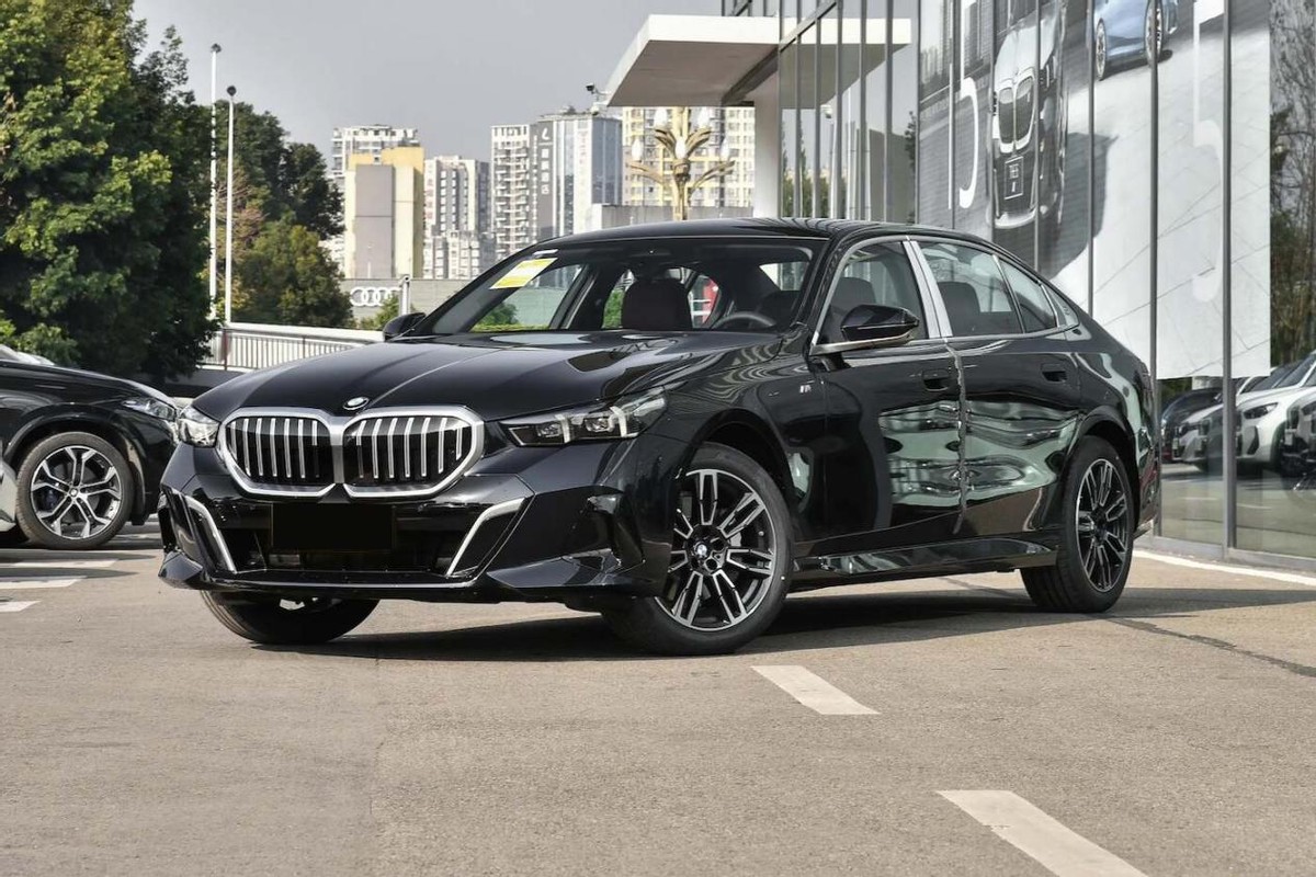 宝马领先型是低配吗_宝马领先型是什么意思_宝马如何在安全性能上实现领先？