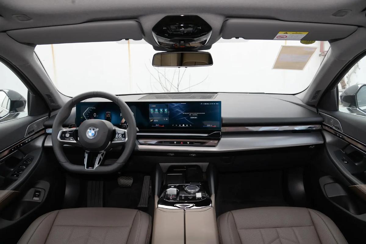 宝马领先型是什么意思_宝马如何在安全性能上实现领先？_宝马领先型是低配吗