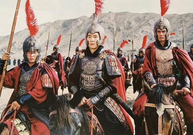 成龙电影搞笑视频_成龙演的电影有哪些搞笑的_成龙的幽默风格与电影特色