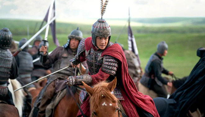 成龙的幽默风格与电影特色_成龙演的电影有哪些搞笑的_成龙电影搞笑视频