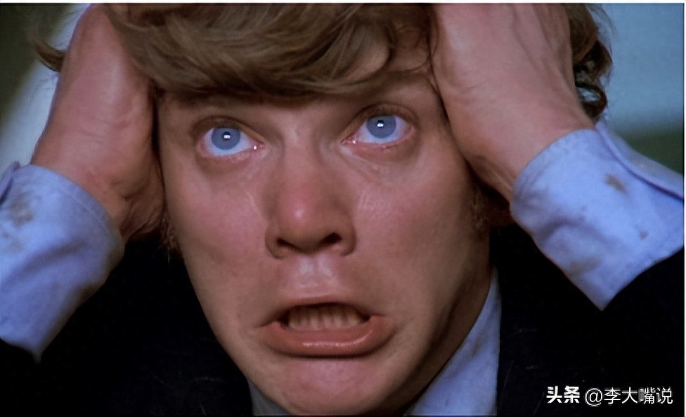 成龙电影搞笑片段合集_成龙幽默电影大全_成龙的幽默风格与电影特色