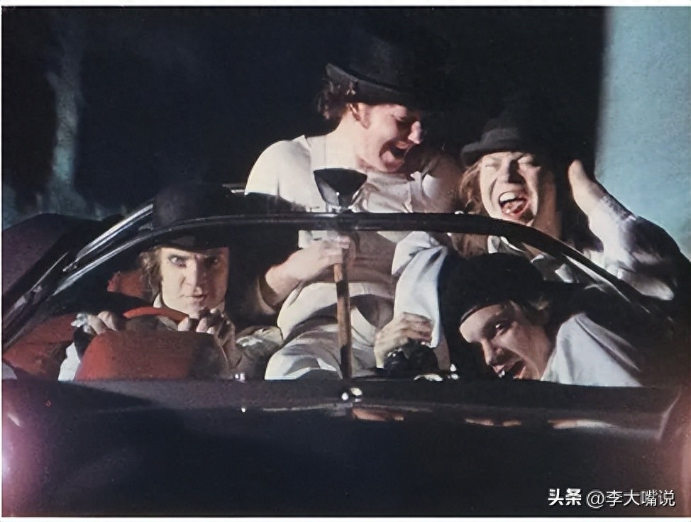 成龙电影搞笑片段合集_成龙的幽默风格与电影特色_成龙幽默电影大全