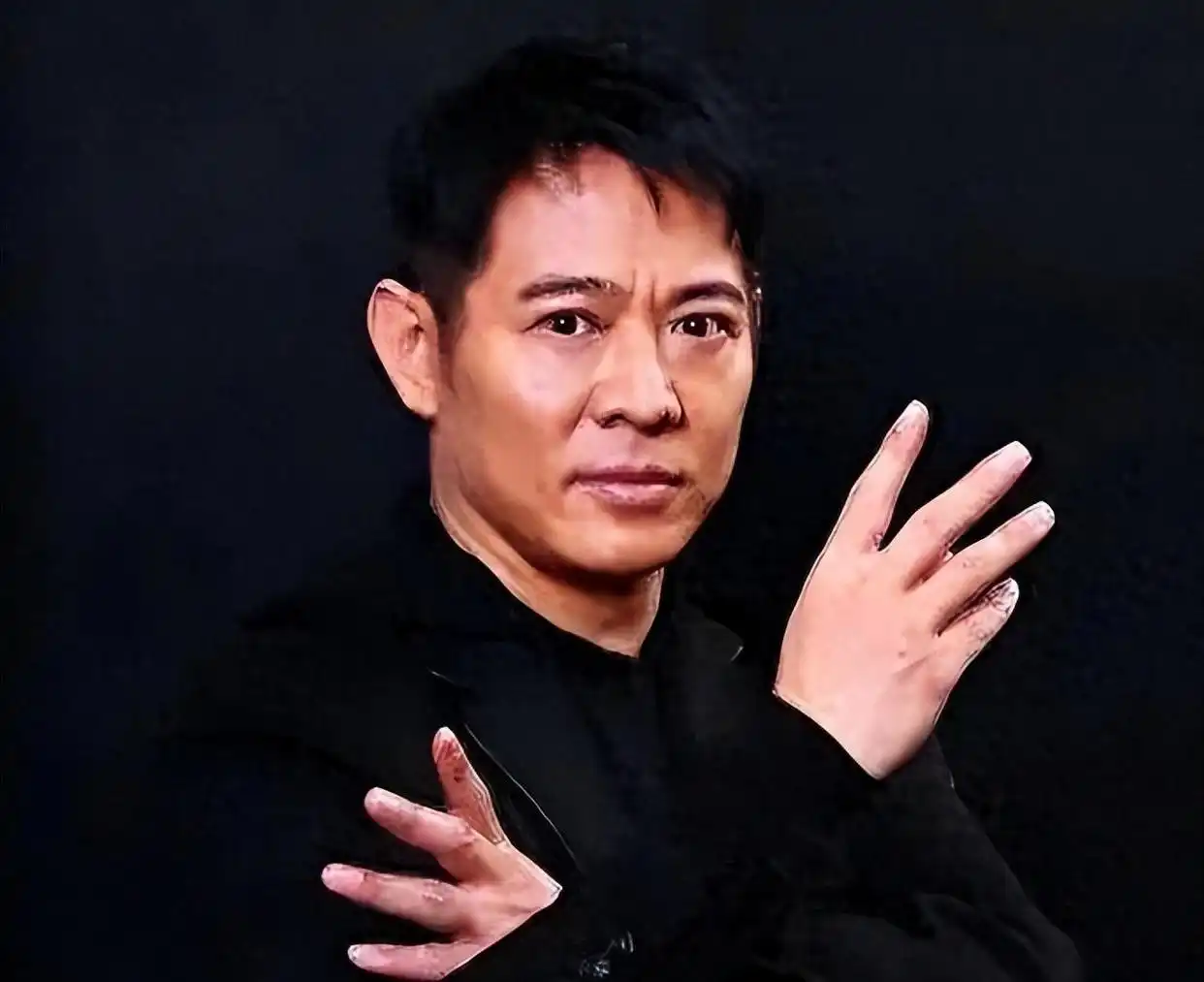 利智与成龙的银幕搭档传奇_成龙和利智视频_成龙和利智主演的电影叫什么