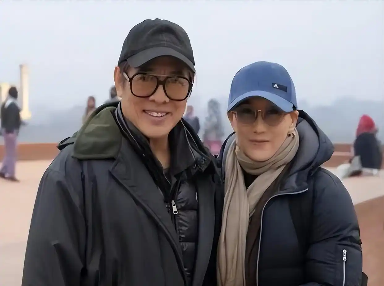 成龙和利智主演的电影叫什么_成龙和利智视频_利智与成龙的银幕搭档传奇