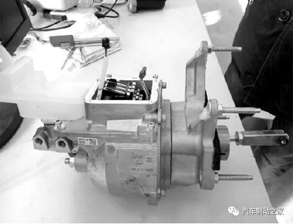 凯迪拉克的未来趋势：电动与智能化_凯迪拉克电动概念车_凯迪拉克电动汽车