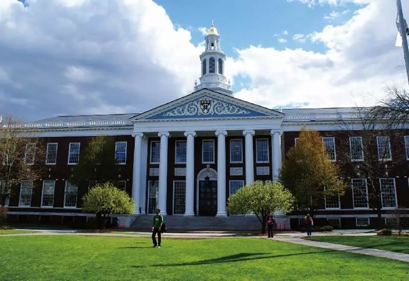 李嘉诚创新理念_李嘉诚的创新实践与市场反响_李嘉诚的创新创业故事