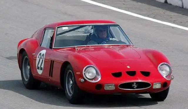 法拉利展示厅_法拉利在汽车博物馆中的展出与价值_法拉利展厅的现车可以买吗