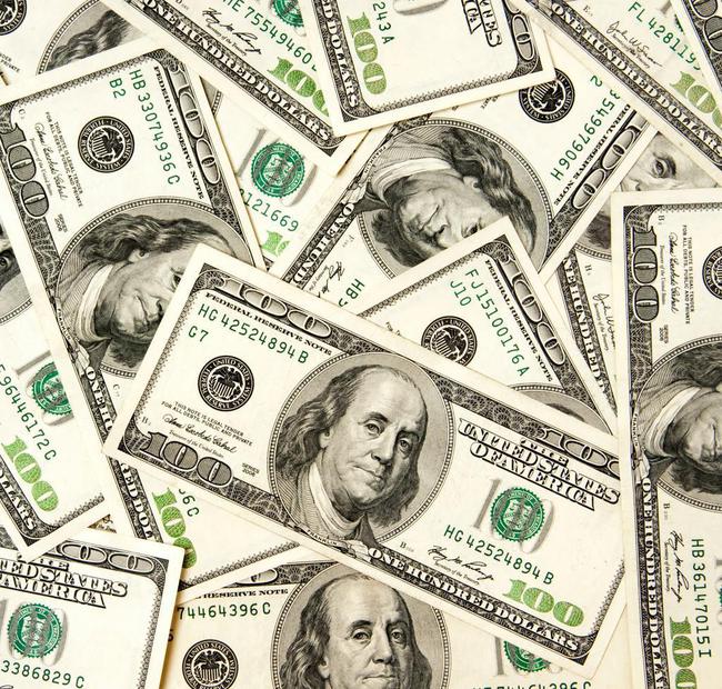 加密货币的价格：一些加密货币（如比特币）可能非常昂贵，一枚硬币的价格高达数千美元。但是，加密货币是可分割的，可以购买硬币的一小部分。例如，比特币可以分为八位小数，最小单位是百万分之一 BTC 的百分之_比特币与其他加密币的关系_加密货币比特币