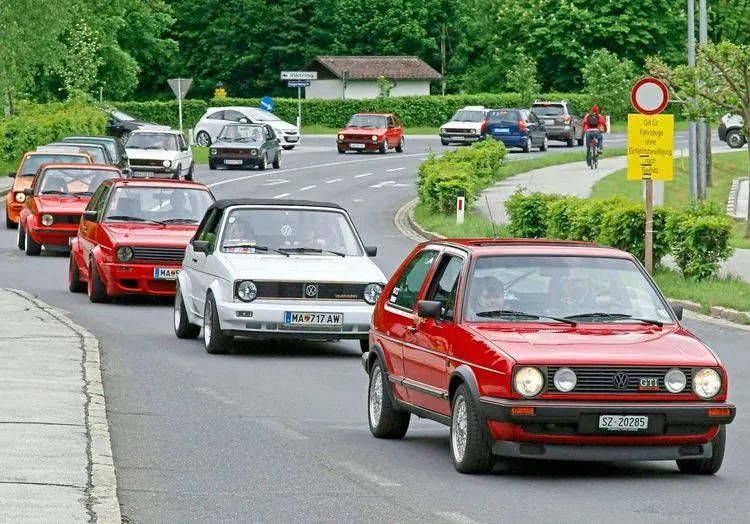 保时捷迷你跑车_保时捷的赛车文化与全球车迷的互动_保时捷迷你车型