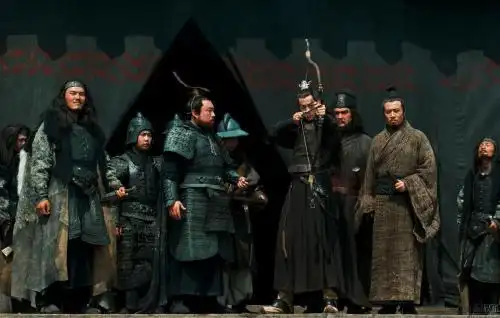 吕布与三国_三国吕布英雄_吕布与三国其他英雄的对比