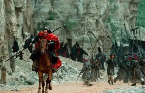 吕布与三国_吕布与三国其他英雄的对比_三国吕布英雄