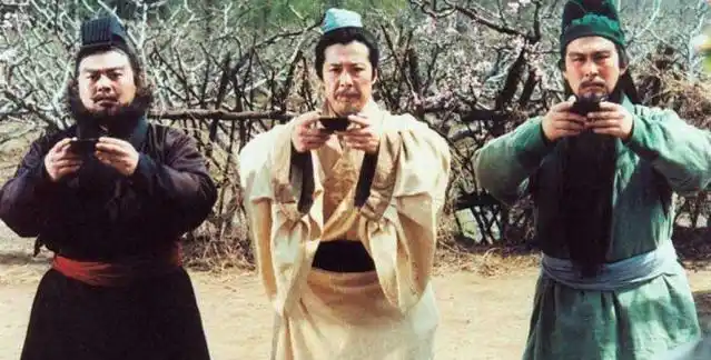 三国吕布英雄_吕布与三国_吕布与三国其他英雄的对比