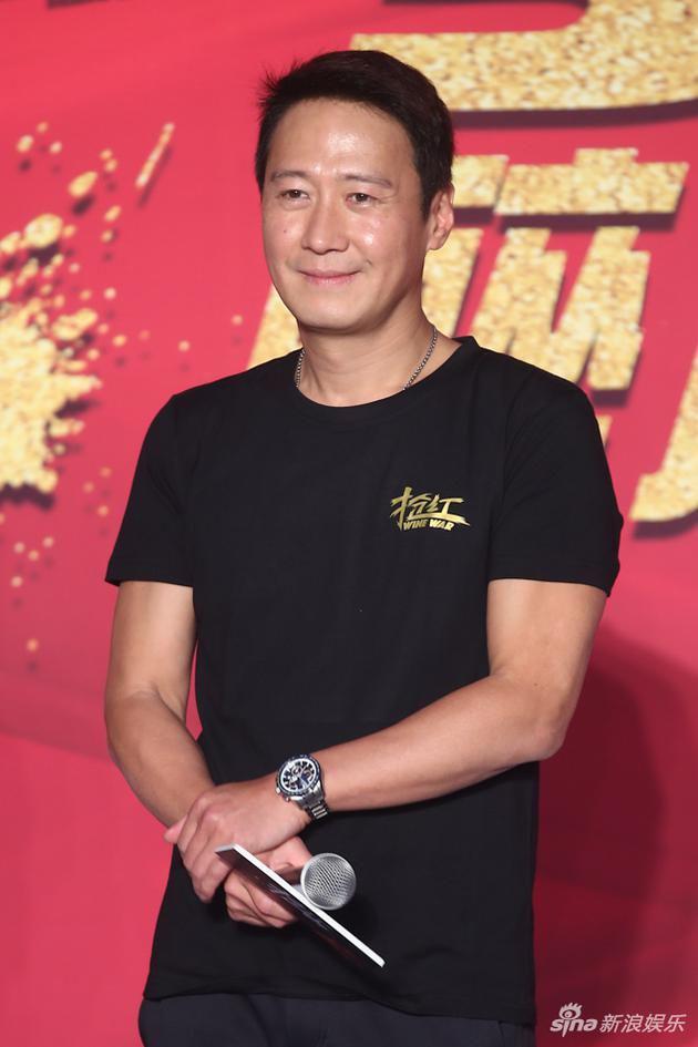 邓紫棋代言的广告_邓紫棋代言人_邓紫棋在新的广告代言中展现多样魅力