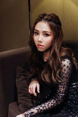 邓紫棋在新的广告代言中展现多样魅力_邓紫棋代言的广告_邓紫棋代言人