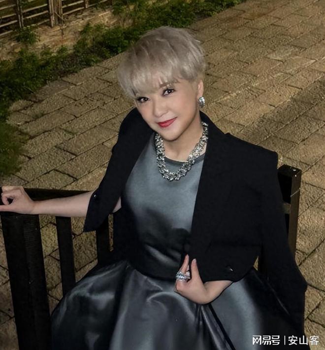 陈小春老婆_陈小春_陈小春歌曲