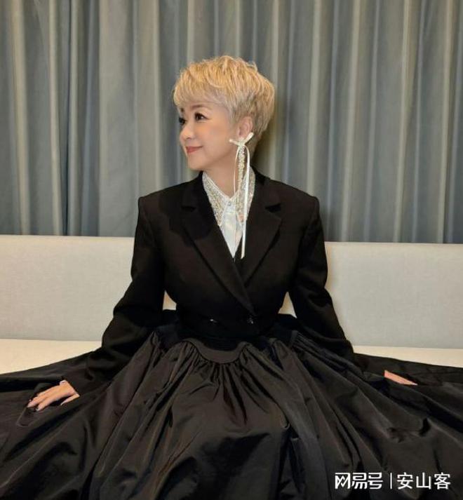 陈小春_陈小春老婆_陈小春歌曲