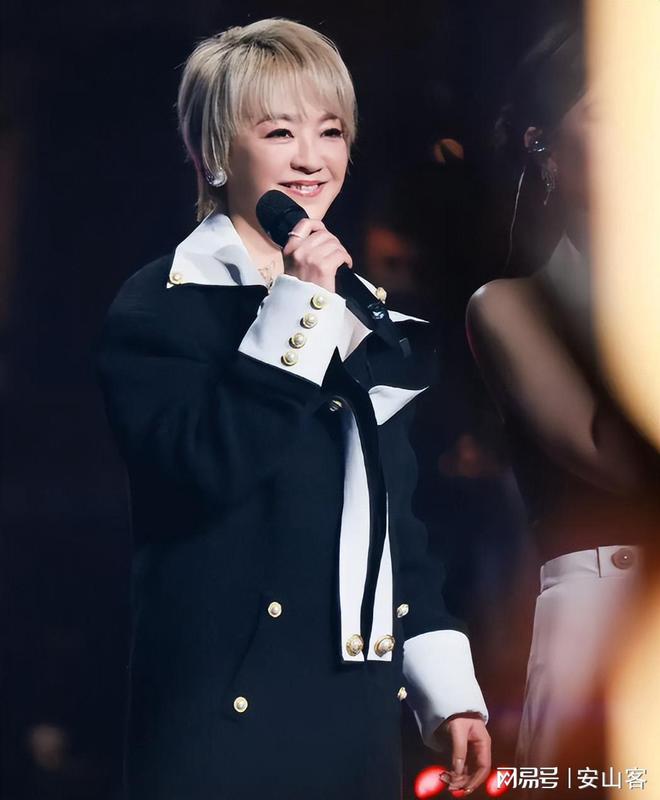 陈小春老婆_陈小春_陈小春歌曲