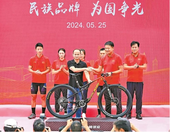 无人机在体育赛事中的表演应用_体育篮球赛事策划书_高职体育教材赛事编排