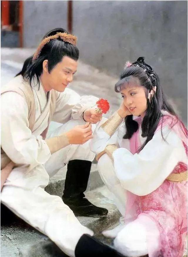 朱茵饰演的角色_朱茵的经典武侠片与角色塑造_朱茵的经典动作