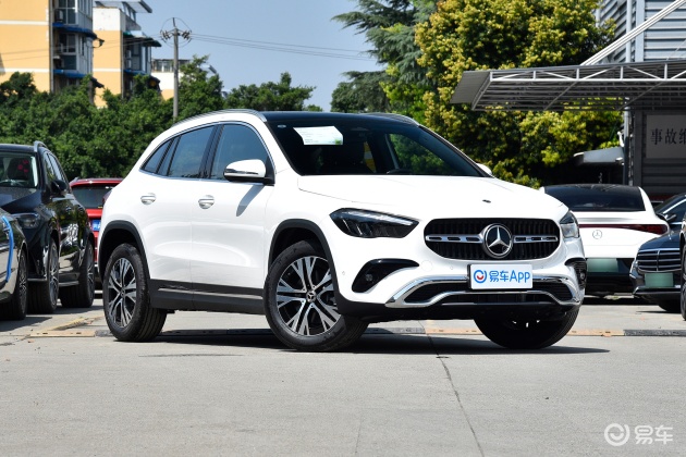 奔驰动感_奔驰的设计理念：优雅与动感的碰撞_奔驰车动感型和豪华型的区别