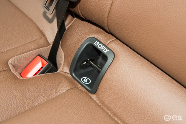 奔驰车动感型和豪华型的区别_奔驰动感_奔驰的设计理念：优雅与动感的碰撞