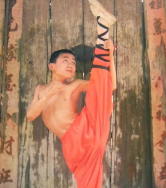 甄子丹锻炼身体_甄子丹运动员_甄子丹的体育运动与生活热情