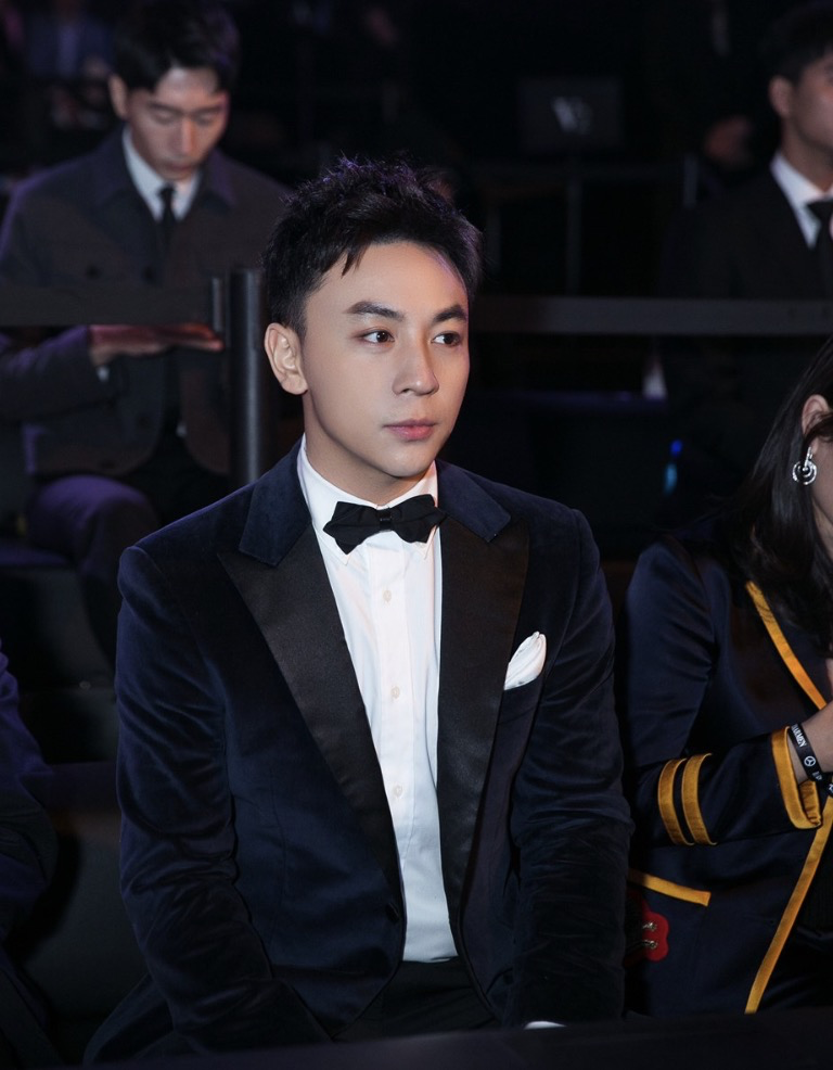 甄子丹的体育运动与生活热情_甄子丹锻炼身体_甄子丹运动员