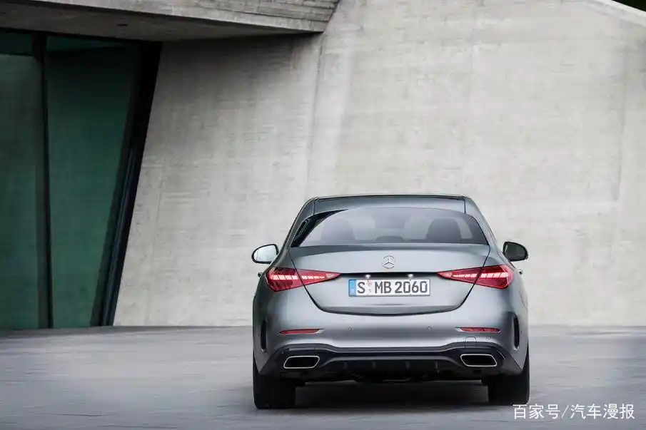 奔驰的设计理念：优雅与动感的碰撞_奔驰车动感型和豪华型的区别_奔驰动感型什么意思