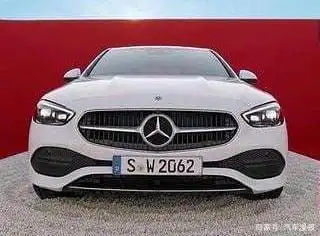 奔驰的设计理念：优雅与动感的碰撞_奔驰车动感型和豪华型的区别_奔驰动感型什么意思