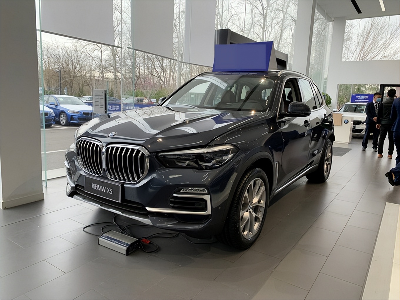 宝马在中国市场的定位与营销策略_宝马的营销战略_宝马中国的营销策略启示