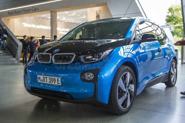 宝马中国的营销策略启示_宝马的营销战略_宝马在中国市场的定位与营销策略