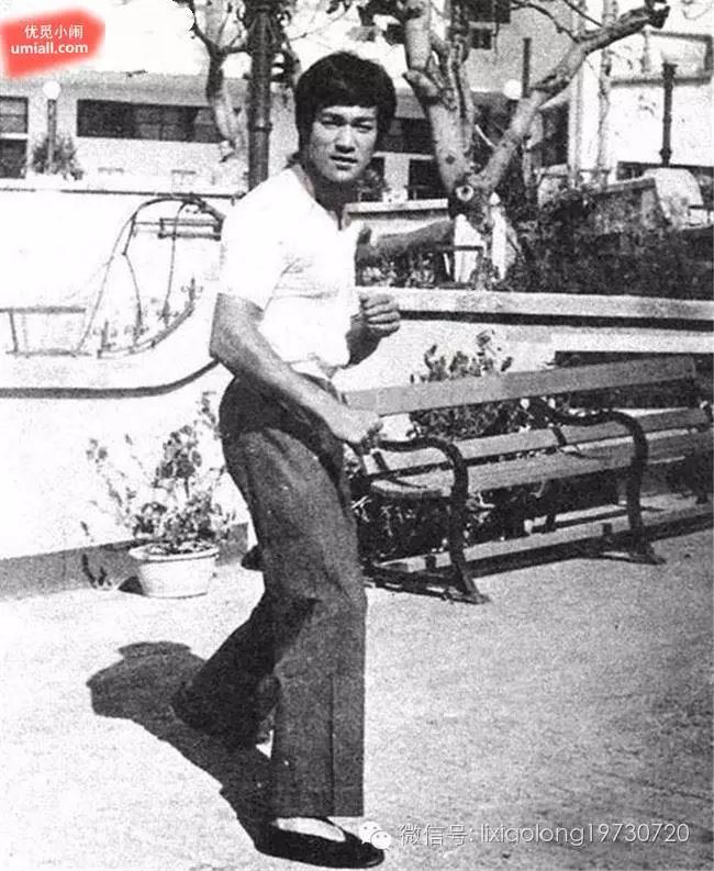 李小龙武术大赛_武术较量李小龙比赛视频_李小龙与武术比赛的较量