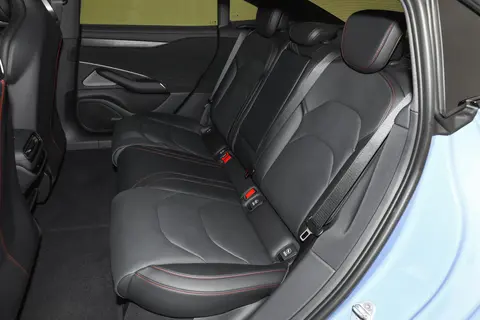 精准的操控体验：小米汽车的驾驶理念_小米概念车视频_小米理念