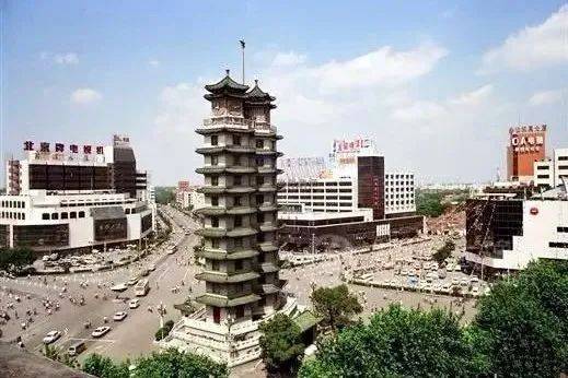 胖东来服务细节标准_胖东来服务创新举措_以顾客为中心，推动胖东来的服务变革