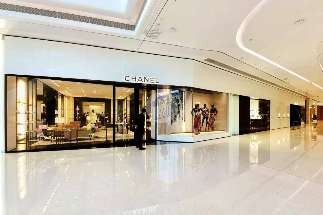 胖东来服务创新举措_以顾客为中心，推动胖东来的服务变革_胖东来服务细节标准