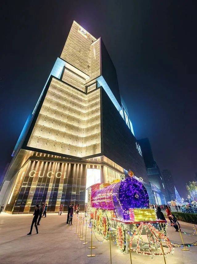 胖东来服务创新举措_以顾客为中心，推动胖东来的服务变革_胖东来服务细节标准