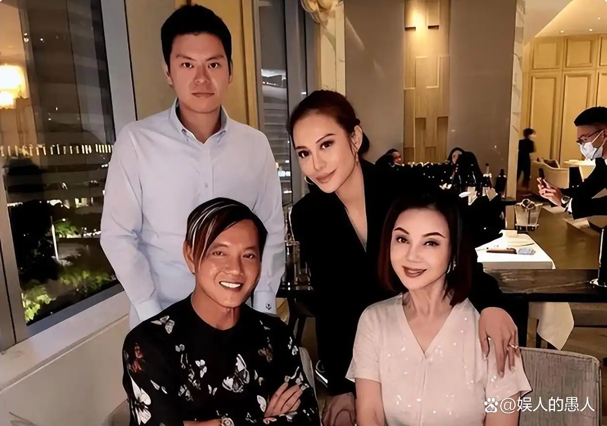 劳斯莱斯与名人婚礼：奢华的选择_婚礼用劳斯莱斯多少钱_婚庆劳斯莱斯是什么车改的