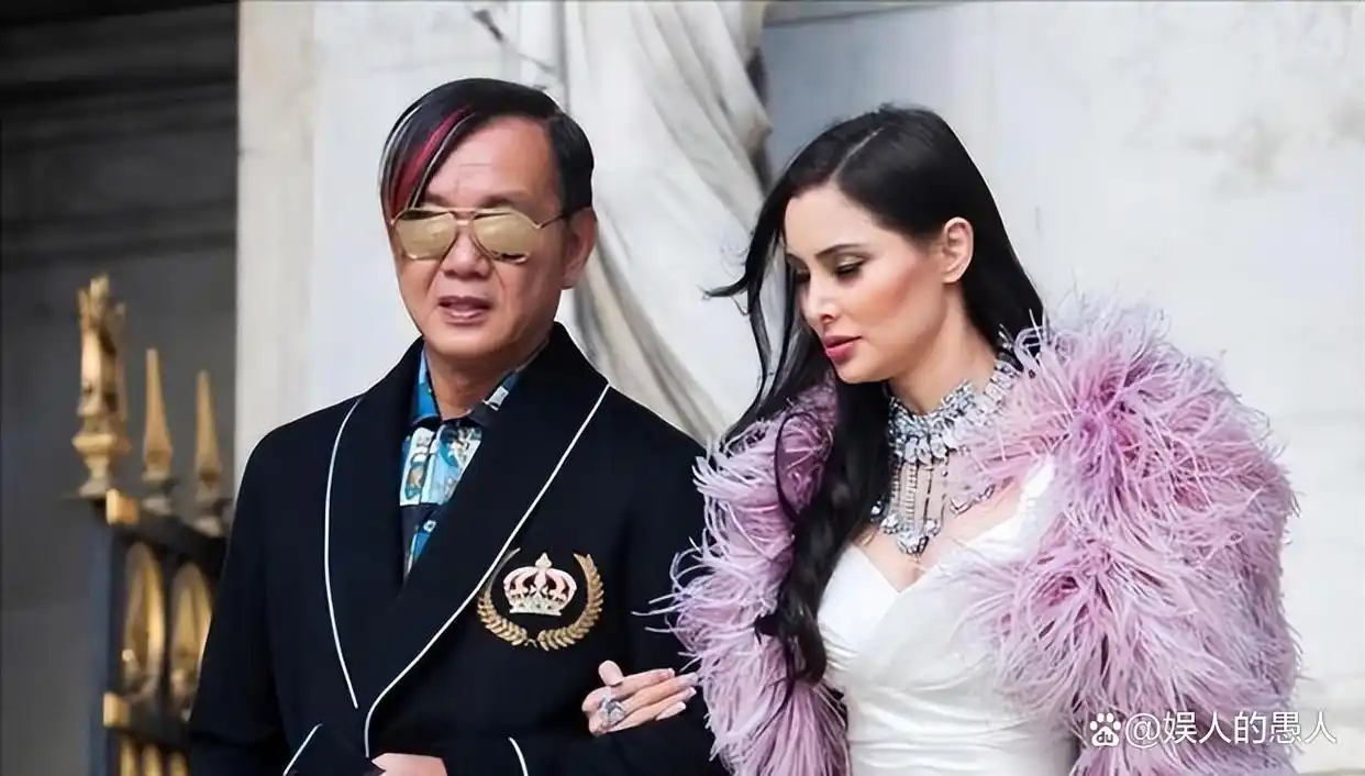 婚礼用劳斯莱斯多少钱_劳斯莱斯与名人婚礼：奢华的选择_婚庆劳斯莱斯是什么车改的