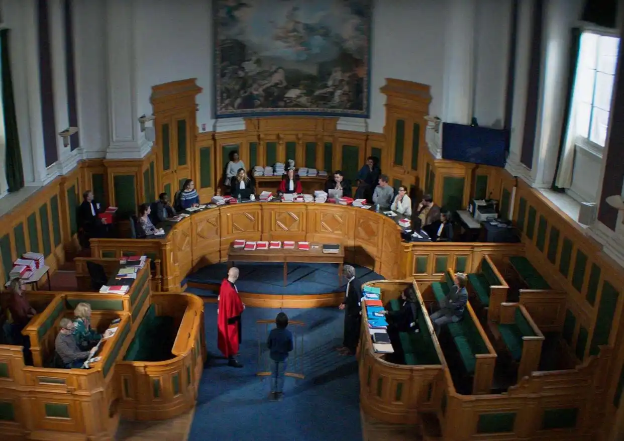 电影错过场次可以看下一场吗_2023年的银幕故事：十部不可错过的电影_错过电影开场怎么办