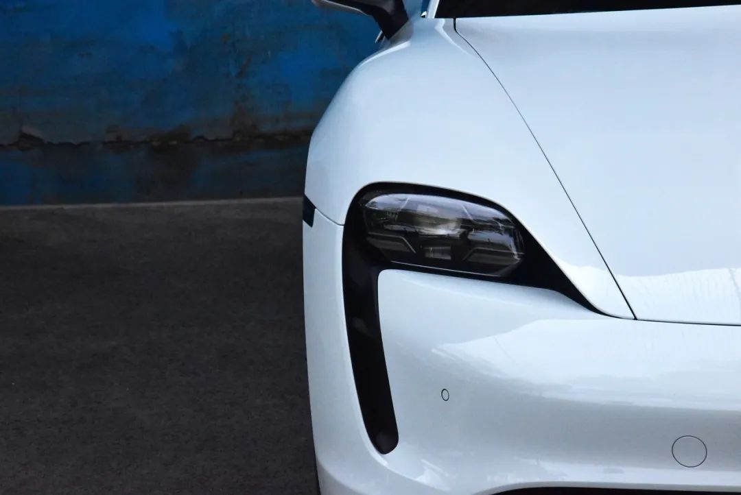 保时捷运动轿车_保时捷的运动版车型与驾驶魅力_2021款保时捷运动版