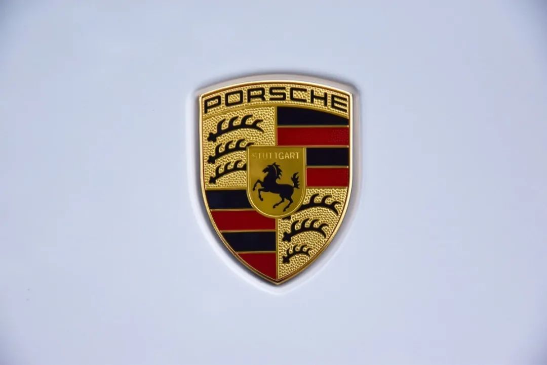 保时捷运动轿车_2021款保时捷运动版_保时捷的运动版车型与驾驶魅力