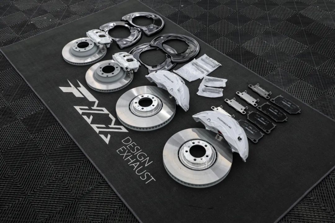 保时捷运动型suv_保时捷运动跑车_保时捷的运动版车型与驾驶魅力