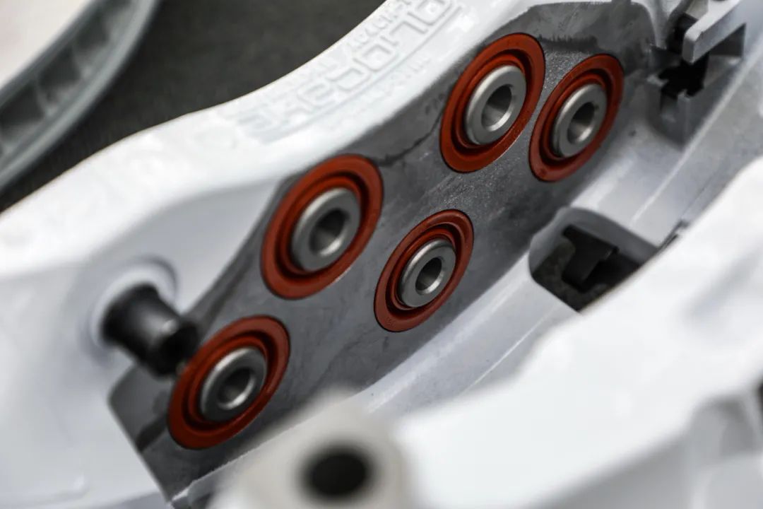 保时捷运动型suv_保时捷的运动版车型与驾驶魅力_保时捷运动跑车